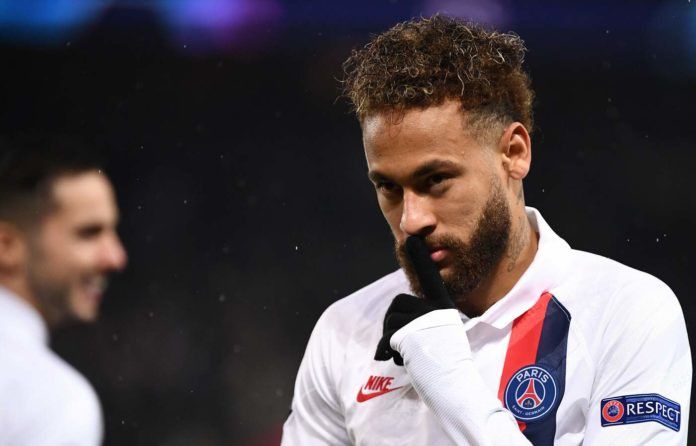 neymar-provoca-tifosi-psg-2