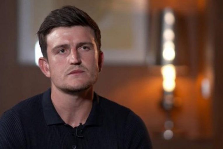 polizia-greca-risponde-a-maguire-2